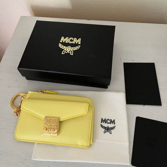 NWT MCM Patricia Zip Card Case Front Pocket Pink Leather - Picture 6 of 6